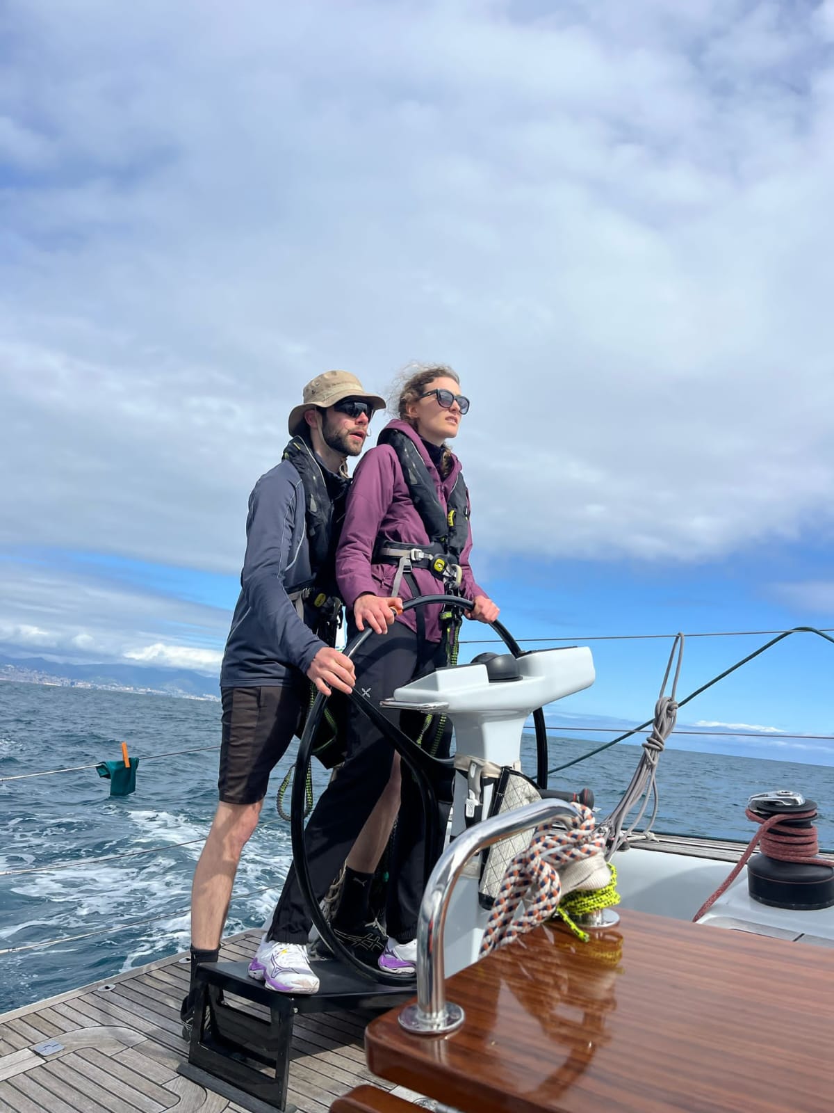 Image de couverture de : Aventure de voile en couple à travers l'Atlantique